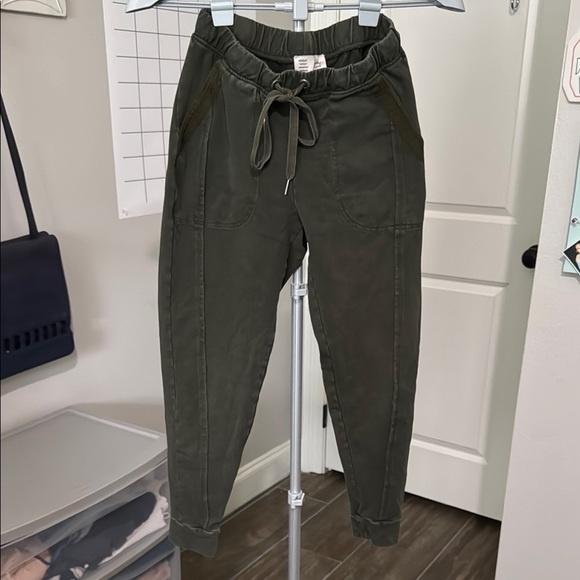 Anthropologie Green Daily Practice Yoga Jogger Track Pants with Drawstring Waist - Picture 3 of 11